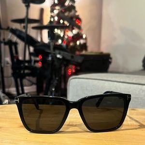 Tom Ford Garrett TF862 01D Sunglasses Men's
Black/Polarized Smoke 56-17-145
